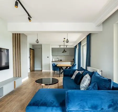 Leeloo アパートホテル Człuchów