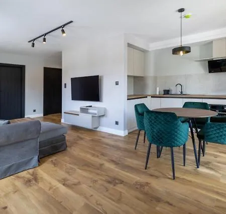 アパートホテル Leeloo Człuchów