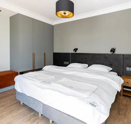 アパートホテル Leeloo 3*