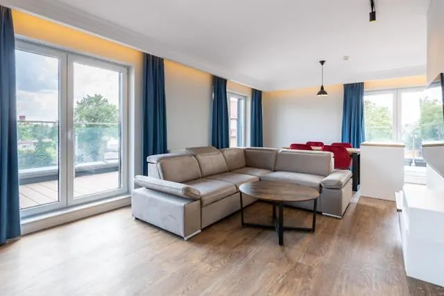 Leeloo 3* Człuchów