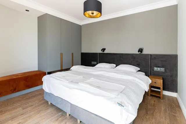 Lägenhetshotell Leeloo 3*