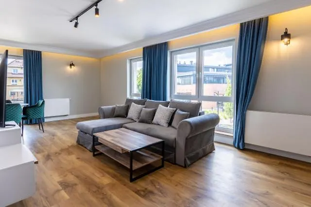 Leeloo Lägenhetshotell 3*